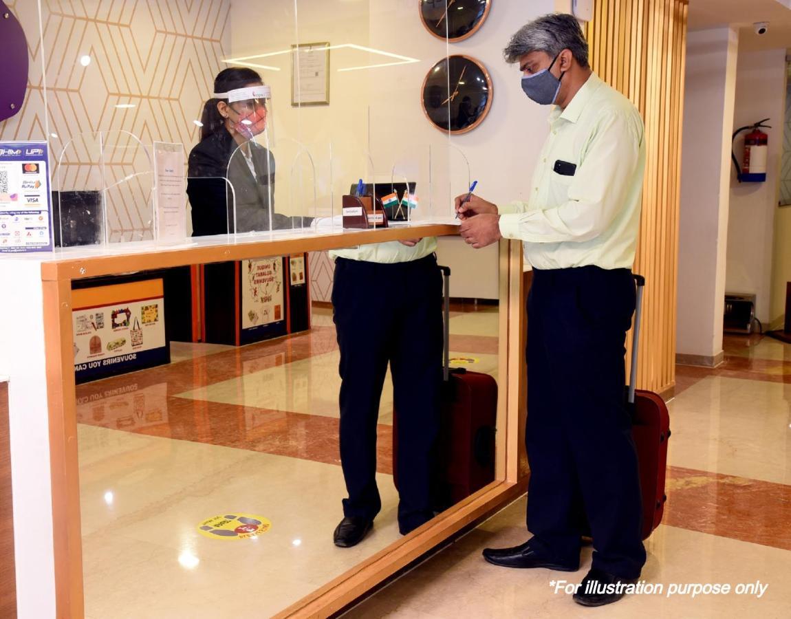 Hotel O R Square Inn Hyderabad Eksteriør billede