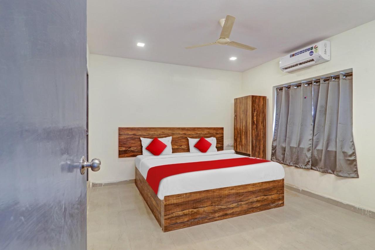 Hotel O R Square Inn Hyderabad Eksteriør billede