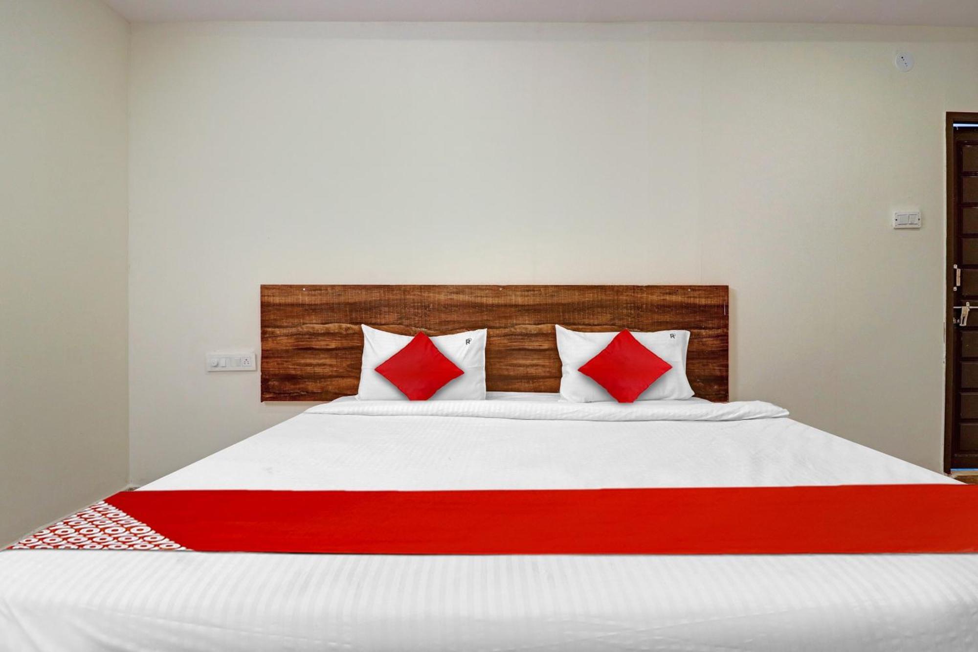 Hotel O R Square Inn Hyderabad Eksteriør billede