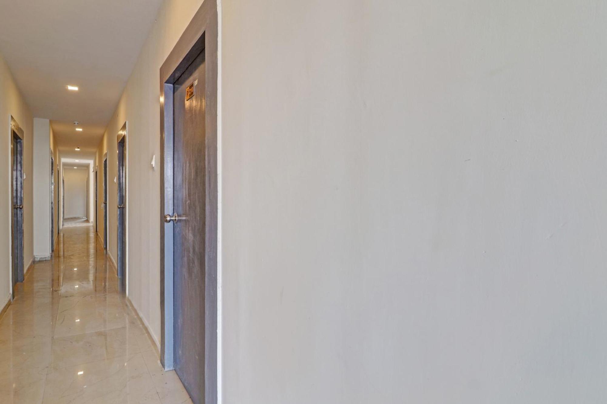 Hotel O R Square Inn Hyderabad Eksteriør billede