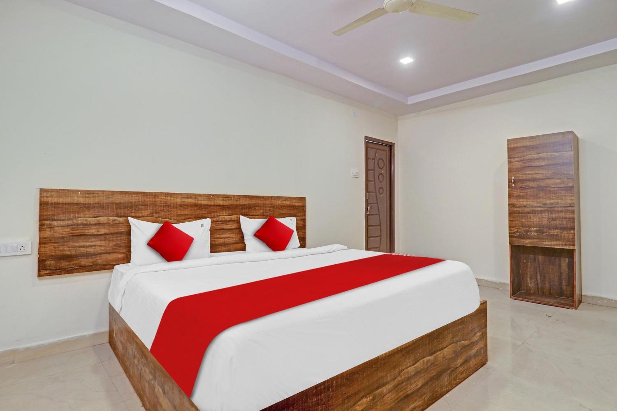 Hotel O R Square Inn Hyderabad Eksteriør billede