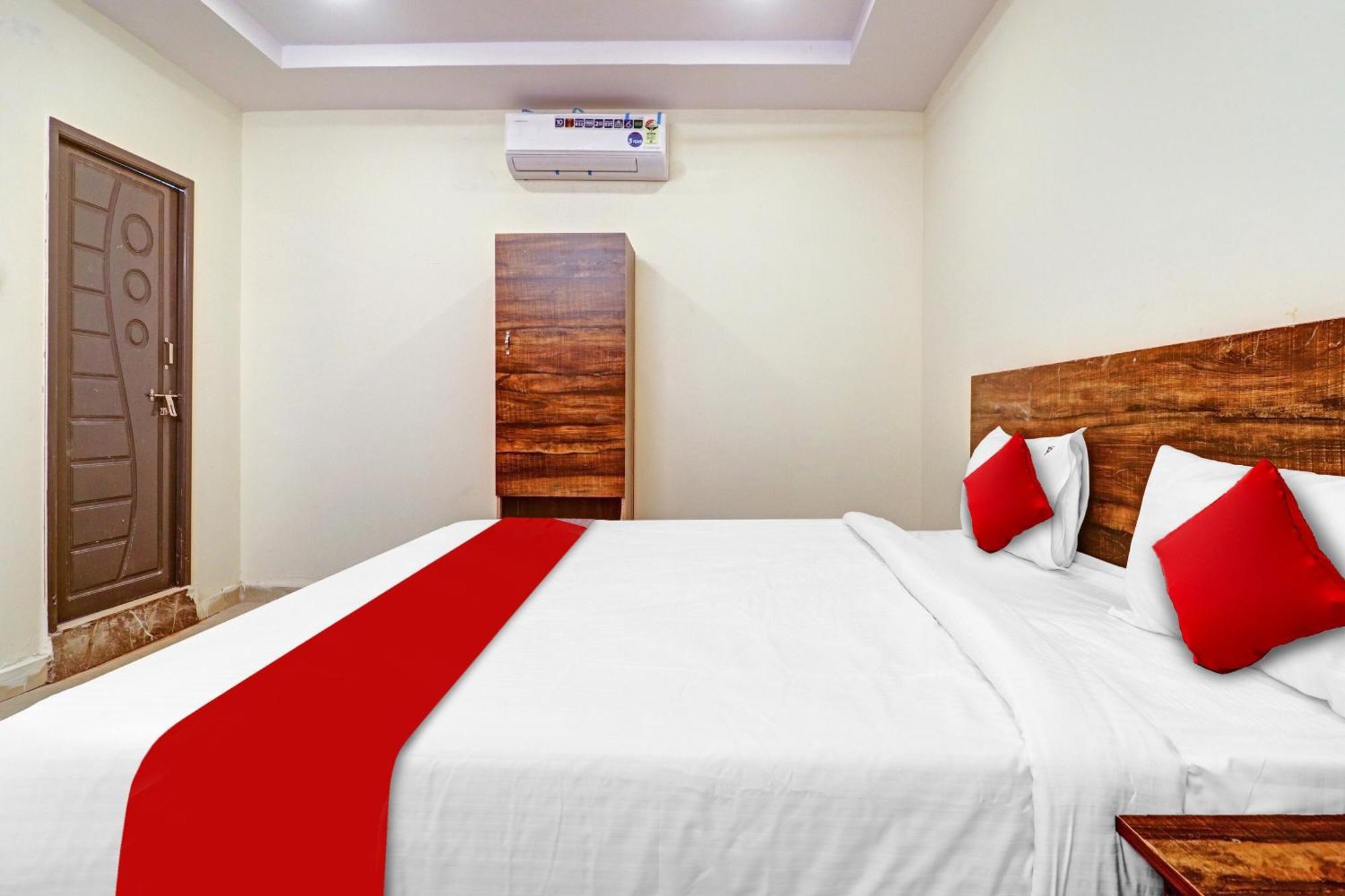 Hotel O R Square Inn Hyderabad Eksteriør billede